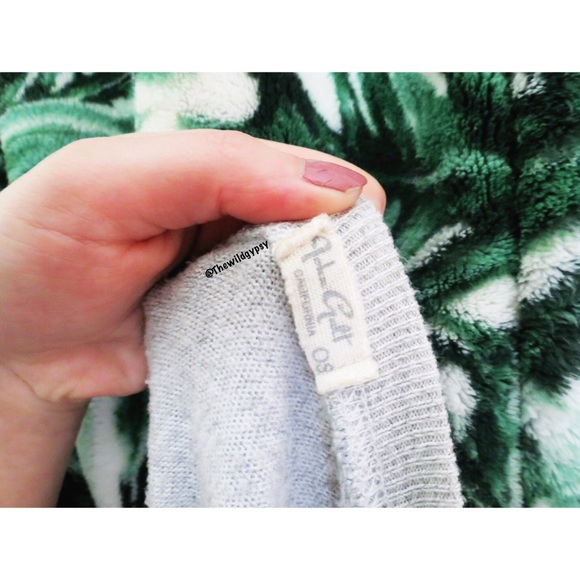 Brandy Melville heather gray sweater ✨ - Picture 4 of 5